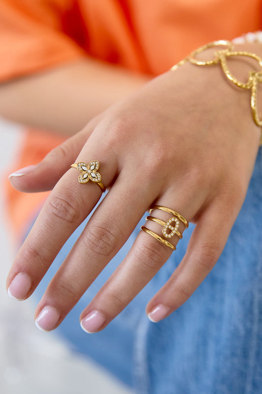 3-tiered ring with an elliptical set