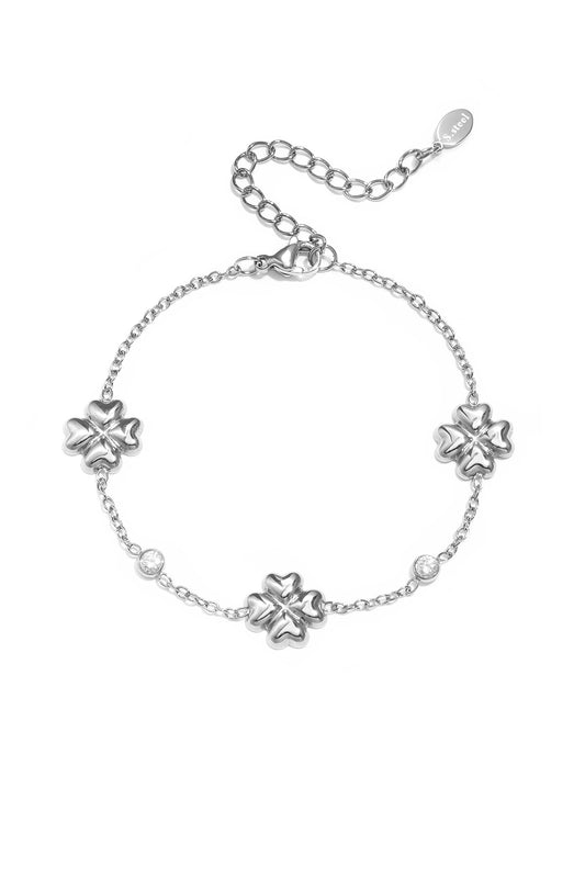 Clover bracelet with alternating stones