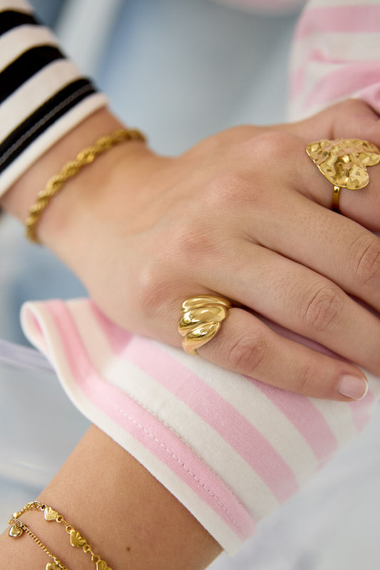 Adjustable statement ring with bubbles